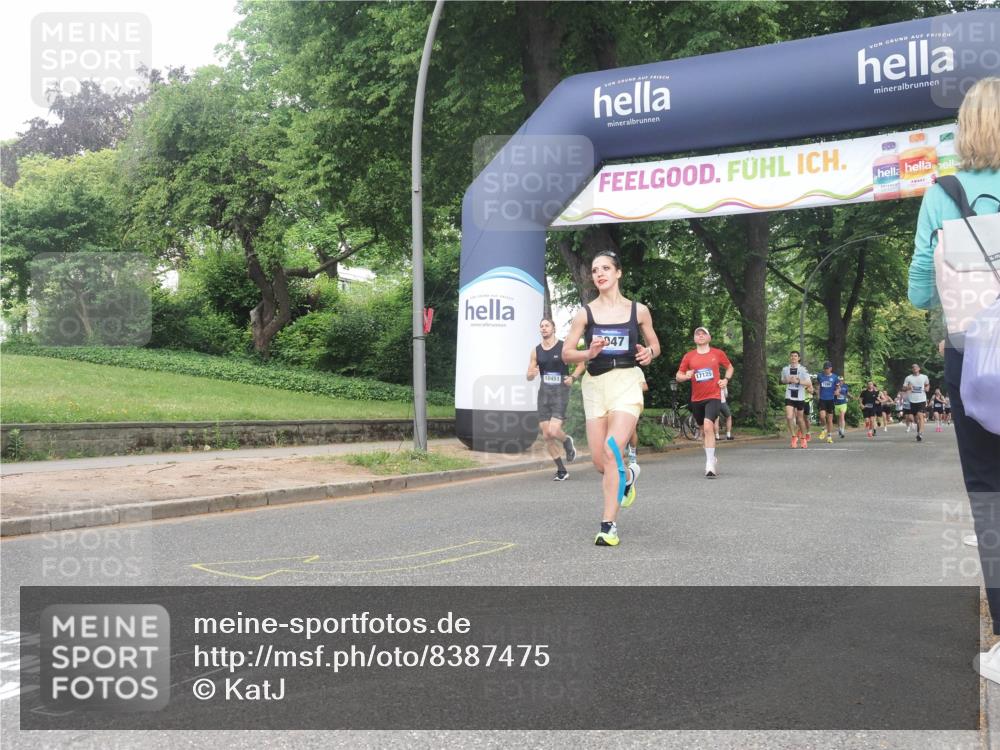 29.06.2025 - hella hamburg halbmarathon KatJ http://msf.ph/oto/8387475 29.06.2025 10:26:11 Zwischen KM18-KM19 6047, 6123, 7310 meine-sportfotos.de