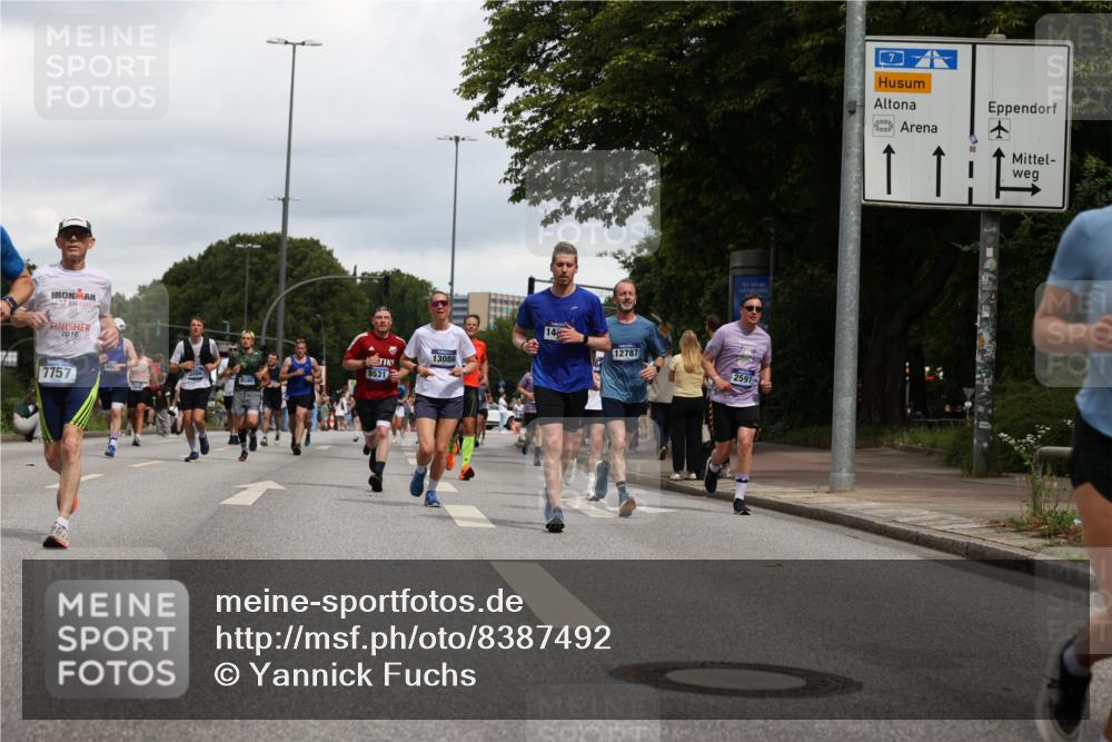 29.06.2025 - hella hamburg halbmarathon Yannick Fuchs http://msf.ph/oto/8387492 29.06.2025 10:55:33 20KM 2086, 2391, 2591, 3400, 4068, 5613, 5839, 5870, 6391, 7033, 7049, 7757, 8364, 8531, 8590, 9453, 9752, 9932, 10031, 10177, 10746, 10882, 11465, 11515, 12125, 12787, 13064, 13086, 13491, 13558, 13699, 14605, 14628, 15008, 15520, 15733, 16128, 16145, 16614, 17670 meine-sportfotos.de