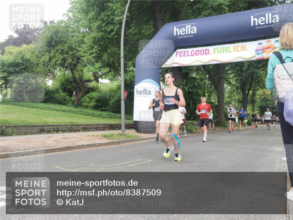 29.06.2025 - hella hamburg halbmarathon KatJ http://msf.ph/oto/8387509 29.06.2025 10:26:11 Zwischen KM18-KM19 6047, 6123, 7310 meine-sportfotos.de