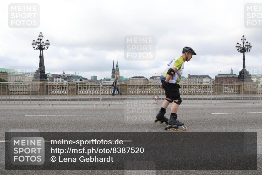 29.06.2025 - hella hamburg halbmarathon Lena Gebhardt http://msf.ph/oto/8387520 29.06.2025 09:17:43 Lombardsbrücke  meine-sportfotos.de