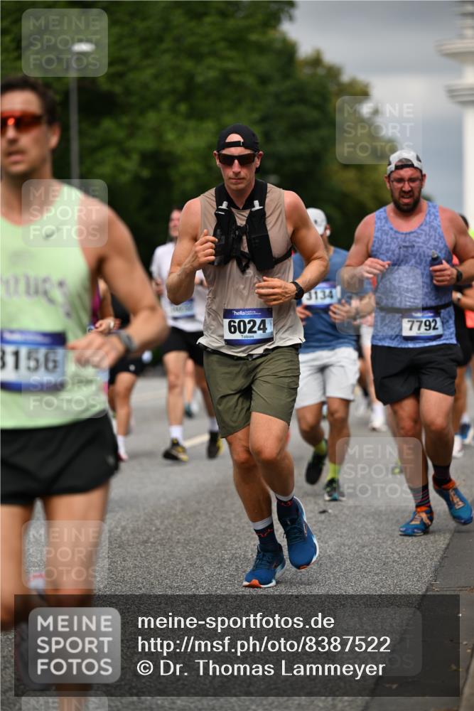 29.06.2025 - hella hamburg halbmarathon Dr. Thomas Lammeyer http://msf.ph/oto/8387522 29.06.2025 10:20:35 Kennedybrücke 1244, 1599, 1602, 2165, 2347, 2803, 2912, 3023, 3030, 3134, 3156, 3176, 3484, 3648, 3687, 4478, 4637, 5036, 6024, 6742, 6935, 7158, 7358, 7753, 7792, 7924, 7928, 8263, 8295, 8317, 8597, 8619, 8645, 8707, 8847, 8857, 9091, 9332, 9492, 9628, 9664, 9676, 9802, 9810, 9891, 10076, 10107, 10139, 10141, 10183, 10575, 11236, 11344, 11345, 11428 meine-sportfotos.de