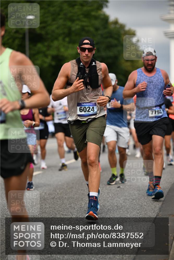 29.06.2025 - hella hamburg halbmarathon Dr. Thomas Lammeyer http://msf.ph/oto/8387552 29.06.2025 10:20:35 Kennedybrücke 1244, 1599, 1602, 2165, 2347, 2803, 2912, 3023, 3030, 3134, 3156, 3176, 3484, 3648, 3687, 4478, 4637, 5036, 6024, 6742, 6935, 7158, 7358, 7753, 7792, 7924, 7928, 8263, 8295, 8317, 8597, 8619, 8645, 8707, 8847, 8857, 9091, 9332, 9492, 9628, 9664, 9676, 9802, 9810, 9891, 10076, 10107, 10139, 10141, 10183, 10575, 11236, 11344, 11345, 11428 meine-sportfotos.de