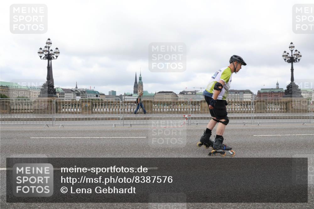 29.06.2025 - hella hamburg halbmarathon Lena Gebhardt http://msf.ph/oto/8387576 29.06.2025 09:17:43 Lombardsbrücke  meine-sportfotos.de