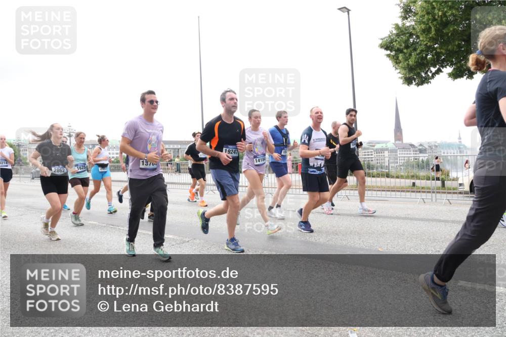 29.06.2025 - hella hamburg halbmarathon Lena Gebhardt http://msf.ph/oto/8387595 29.06.2025 10:49:49 Lombardsbrücke 214, 2862, 1625, 13, 0, 2997, 9164, 19247, 14184, 1040, 1041, 1487, 1511, 1625, 1805, 1888, 2212, 2466, 2527, 2668, 2862, 2997, 3183, 3383, 3943, 4090, 4589, 4769, 4870, 5076, 5106, 5552, 5694, 5749, 5751, 6191, 6694, 7301, 7305, 7339, 7366, 7650, 7679, 8065, 8254, 9015, 9162, 9261, 9940, 10333, 10403, 10683, 10704, 11030, 11558, 11631, 11760, 12124, 12388, 13309, 13381, 13744, 13764, 14505, 14545, 14692, 15626 meine-sportfotos.de