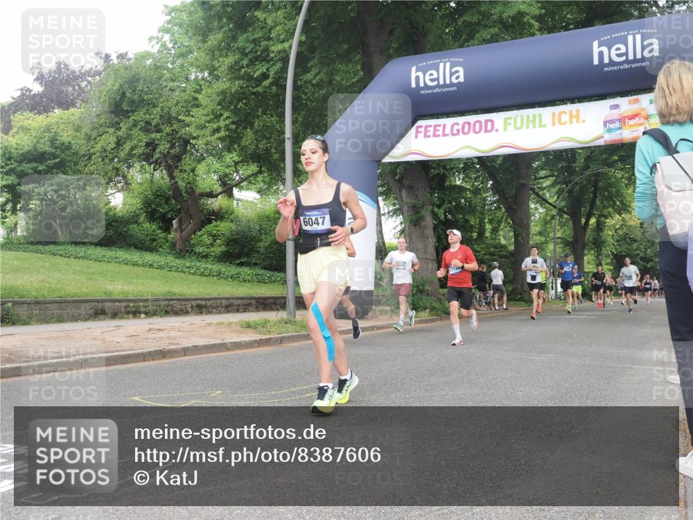 29.06.2025 - hella hamburg halbmarathon KatJ http://msf.ph/oto/8387606 29.06.2025 10:26:11 Zwischen KM18-KM19 6047, 6123, 7310 meine-sportfotos.de