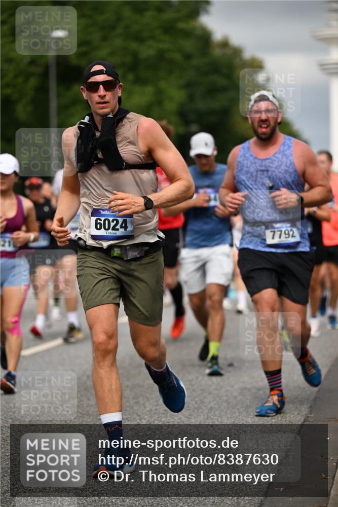 29.06.2025 - hella hamburg halbmarathon Dr. Thomas Lammeyer http://msf.ph/oto/8387630 29.06.2025 10:20:36 Kennedybrücke 1244, 1599, 1602, 2165, 2347, 2803, 2912, 3023, 3030, 3088, 3134, 3156, 3176, 3484, 3648, 3687, 4478, 4637, 5036, 6024, 6742, 6935, 7158, 7358, 7753, 7792, 7924, 7928, 8263, 8295, 8317, 8597, 8619, 8645, 8707, 8847, 8857, 9091, 9332, 9492, 9628, 9664, 9676, 9802, 9810, 9891, 10076, 10107, 10139, 10141, 10183, 10575, 11236, 11344, 11345, 11428 meine-sportfotos.de