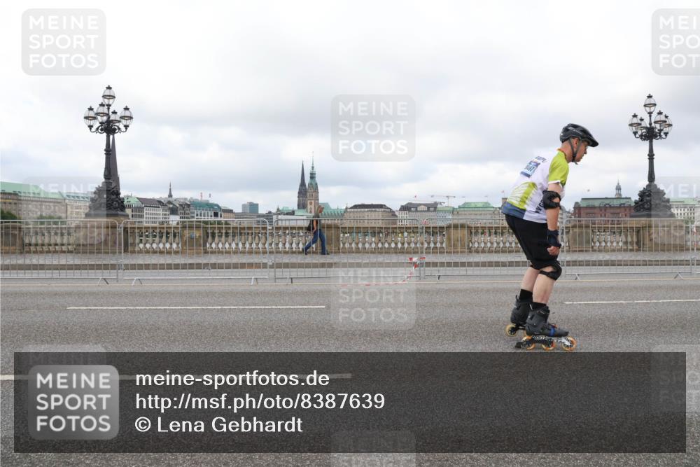 29.06.2025 - hella hamburg halbmarathon Lena Gebhardt http://msf.ph/oto/8387639 29.06.2025 09:17:43 Lombardsbrücke  meine-sportfotos.de