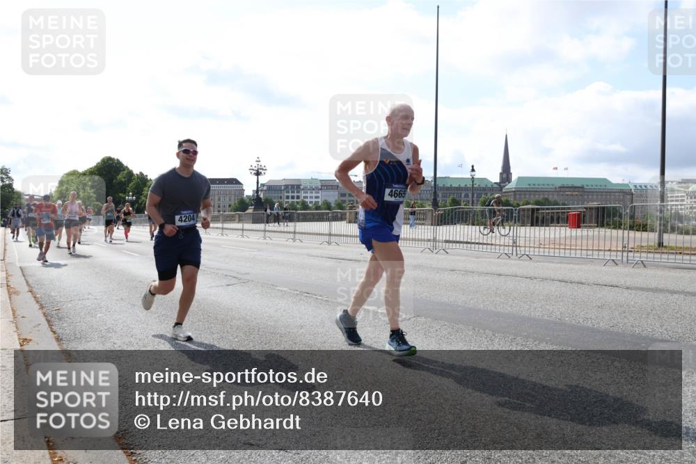 29.06.2025 - hella hamburg halbmarathon Lena Gebhardt http://msf.ph/oto/8387640 29.06.2025 10:03:01 Lombardsbrücke 4204, 4665, 1135, 1138, 1414, 1450, 1482, 1702, 2594, 2780, 2782, 2810, 2819, 3225, 3572, 3630, 3919, 4204, 4613, 4665, 4904, 5734, 6208, 6217, 6752, 6815, 6997, 7210, 7211, 7290, 7706, 7888, 7935, 8003, 8364, 8481, 8483, 8614, 8624, 8662, 9006, 9439, 9986, 10128, 10295, 10539, 10824, 11250, 11515, 11702, 11782, 11935, 11968, 12169, 12177, 12212, 12422, 12908, 13036, 13474, 13664, 13732, 13857, 13874, 14224 meine-sportfotos.de