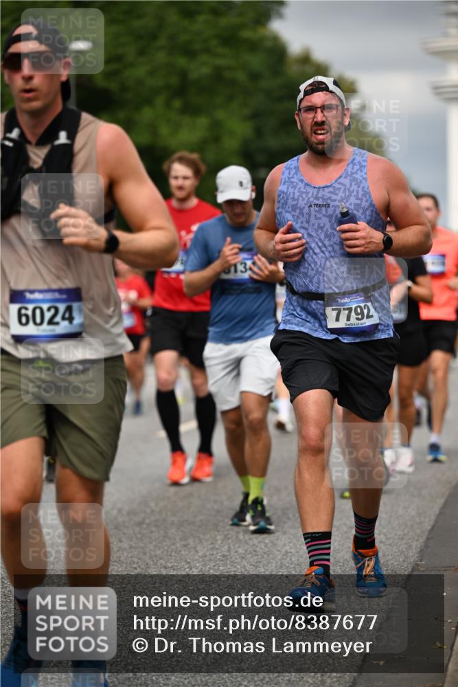 29.06.2025 - hella hamburg halbmarathon Dr. Thomas Lammeyer http://msf.ph/oto/8387677 29.06.2025 10:20:36 Kennedybrücke 1244, 1599, 1602, 2165, 2347, 2803, 2912, 3023, 3030, 3088, 3134, 3156, 3176, 3484, 3648, 3687, 4478, 4637, 5036, 6024, 6742, 6935, 7158, 7358, 7753, 7792, 7924, 7928, 8263, 8295, 8317, 8597, 8619, 8645, 8707, 8847, 8857, 9091, 9332, 9492, 9628, 9664, 9676, 9802, 9810, 9891, 10076, 10107, 10139, 10141, 10183, 10575, 11236, 11344, 11345, 11428 meine-sportfotos.de