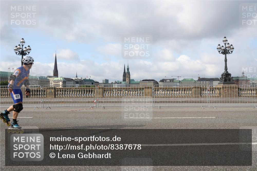 29.06.2025 - hella hamburg halbmarathon Lena Gebhardt http://msf.ph/oto/8387678 29.06.2025 08:53:01 Lombardsbrücke 57 meine-sportfotos.de