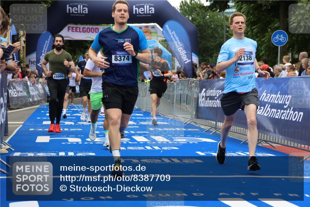 29.06.2025 - hella hamburg halbmarathon Strokosch-Dieckow http://msf.ph/oto/8387709 29.06.2025 10:45:34 Ziel 2138, 2415, 5623, 6071, 6711, 6831, 8374, 8668, 11291, 11495, 12154, 14062, 14764, 15666, 16725, 17674, 18862, 18878 meine-sportfotos.de