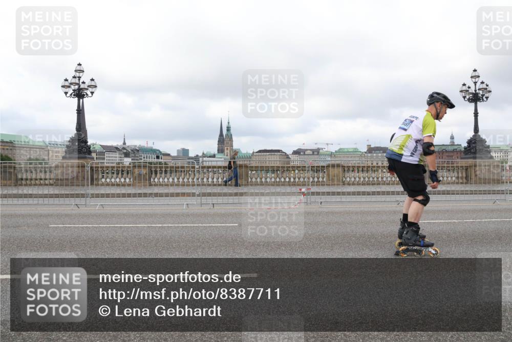 29.06.2025 - hella hamburg halbmarathon Lena Gebhardt http://msf.ph/oto/8387711 29.06.2025 09:17:43 Lombardsbrücke 497 meine-sportfotos.de