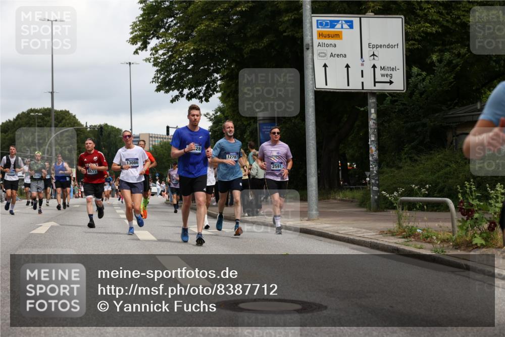 29.06.2025 - hella hamburg halbmarathon Yannick Fuchs http://msf.ph/oto/8387712 29.06.2025 10:55:33 20KM 2086, 2391, 2591, 3400, 4068, 5613, 5839, 5870, 6391, 7033, 7049, 7757, 8364, 8531, 8590, 9453, 9752, 9932, 10031, 10177, 10746, 10882, 11465, 11515, 12125, 12787, 13064, 13086, 13491, 13558, 13699, 14605, 14628, 15008, 15520, 15733, 16128, 16145, 16614, 17670 meine-sportfotos.de