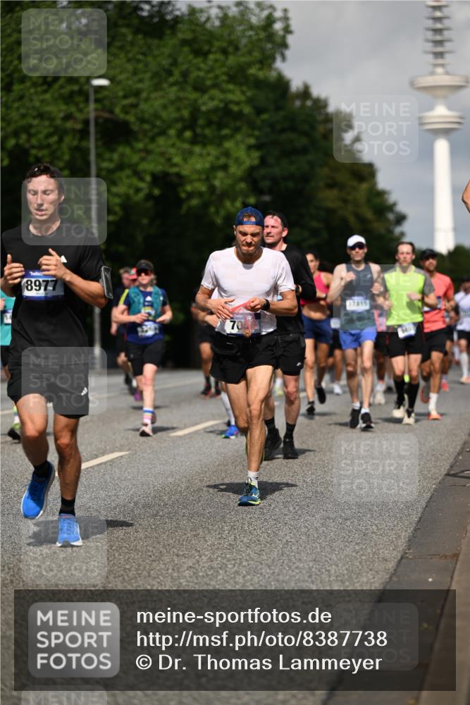 29.06.2025 - hella hamburg halbmarathon Dr. Thomas Lammeyer http://msf.ph/oto/8387738 29.06.2025 09:59:31 Kennedybrücke 1151, 1200, 1216, 1461, 1630, 1689, 1696, 1706, 2207, 3060, 3213, 3654, 3692, 3945, 4033, 4088, 4127, 4324, 4345, 4346, 4601, 4847, 4890, 4938, 5421, 5708, 6009, 6134, 6481, 6691, 6938, 6994, 7056, 7100, 7224, 7269, 7312, 7332, 7367, 7657, 8139, 8205, 8216, 8234, 8302, 8390, 8856, 8899, 8955, 8977, 9491, 9551, 9934, 10263, 10596, 10811, 11356 meine-sportfotos.de