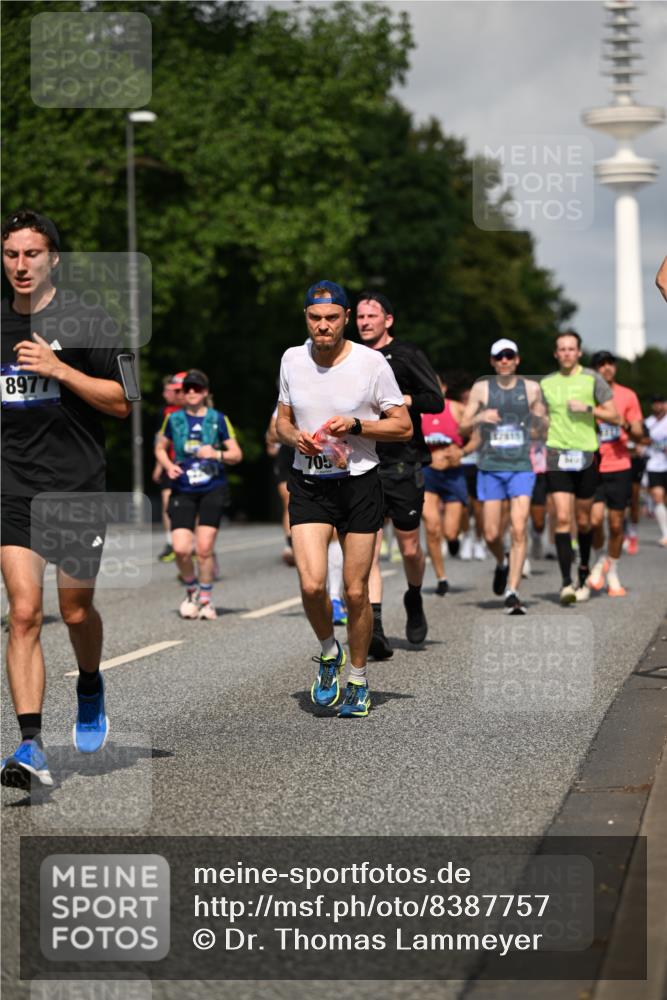29.06.2025 - hella hamburg halbmarathon Dr. Thomas Lammeyer http://msf.ph/oto/8387757 29.06.2025 09:59:31 Kennedybrücke 1151, 1200, 1216, 1461, 1630, 1689, 1696, 1706, 2207, 3060, 3213, 3654, 3692, 3945, 4033, 4088, 4127, 4324, 4345, 4346, 4601, 4847, 4890, 4938, 5421, 5708, 6009, 6134, 6481, 6691, 6938, 6994, 7056, 7100, 7224, 7269, 7312, 7332, 7367, 7657, 8139, 8205, 8216, 8234, 8302, 8390, 8856, 8899, 8955, 8977, 9491, 9551, 9934, 10263, 10596, 10811, 11356 meine-sportfotos.de