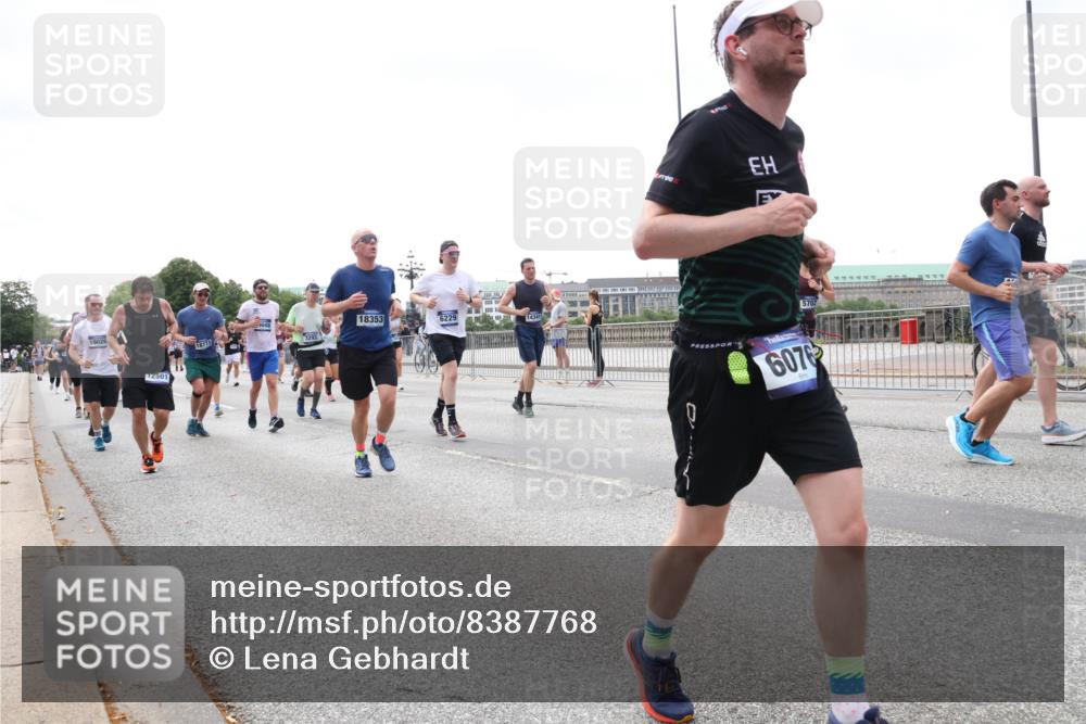 29.06.2025 - hella hamburg halbmarathon Lena Gebhardt http://msf.ph/oto/8387768 29.06.2025 10:40:35 Lombardsbrücke 19026, 12501, 18353, 6229, 18771, 14341, 5702, 6076, 1018, 1037, 1075, 1323, 2019, 2042, 2109, 2173, 2206, 2254, 2299, 2515, 2572, 2762, 2763, 2858, 3121, 3237, 3293, 3295, 3306, 3432, 3515, 3607, 3694, 3808, 3810, 4044, 4173, 4271, 4411, 4530, 4612, 4756, 4906, 4972, 5059, 5113, 5263, 5351, 5352, 5702, 5753, 5975, 6076, 6163, 6229, 6278, 6280, 6289, 6363, 6463, 6548, 6673, 6866, 6876, 6920, 7108, 7174, 7293, 7675, 7850, 7956, 8053, 8054, 8307, 8378, 8391, 8429, 8430 meine-sportfotos.de