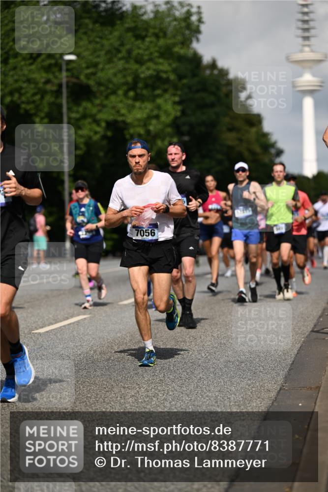29.06.2025 - hella hamburg halbmarathon Dr. Thomas Lammeyer http://msf.ph/oto/8387771 29.06.2025 09:59:31 Kennedybrücke 1151, 1200, 1216, 1461, 1630, 1689, 1696, 1706, 2207, 3060, 3213, 3654, 3692, 3945, 4033, 4088, 4127, 4324, 4345, 4346, 4601, 4847, 4890, 4938, 5421, 5708, 6009, 6134, 6481, 6691, 6938, 6994, 7056, 7100, 7224, 7269, 7312, 7332, 7367, 7657, 8139, 8205, 8216, 8234, 8302, 8390, 8856, 8899, 8955, 8977, 9491, 9551, 9934, 10263, 10596, 10811, 11356 meine-sportfotos.de