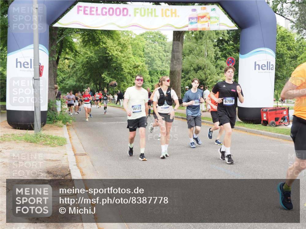 29.06.2025 - hella hamburg halbmarathon MichiJ http://msf.ph/oto/8387778 29.06.2025 10:48:02 Zwischen KM18-KM19 3400, 5602, 5603, 6708, 7757, 8807, 10295, 10519, 13558, 15897, 17181, 17894, 18122, 18808 meine-sportfotos.de