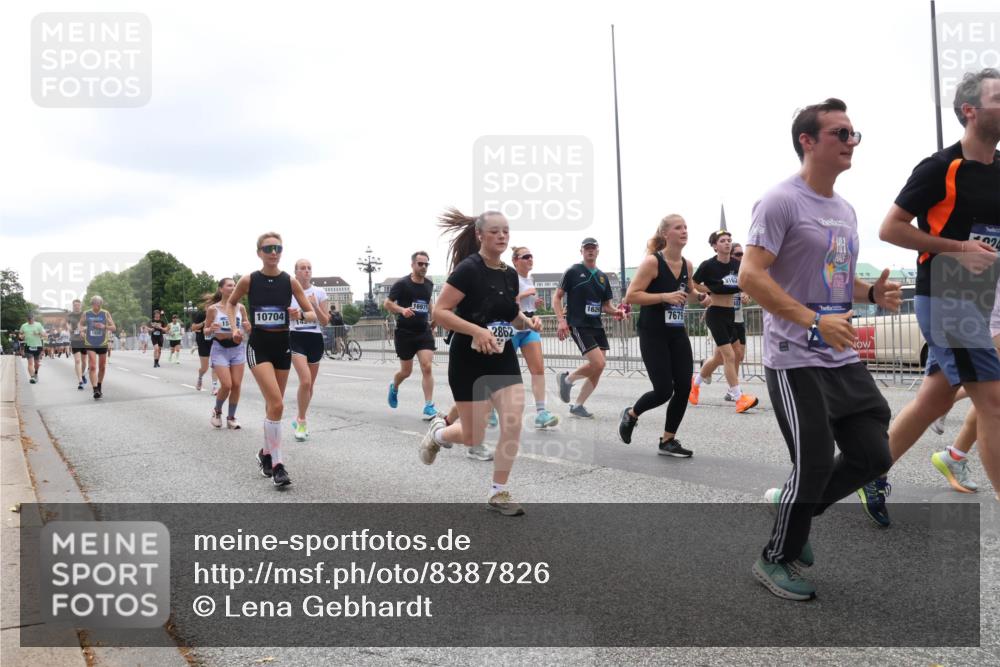 29.06.2025 - hella hamburg halbmarathon Lena Gebhardt http://msf.ph/oto/8387826 29.06.2025 10:49:50 Lombardsbrücke 16975, 10704, 2862, 02, 1626, 7679, 1040, 1041, 1487, 1511, 1625, 1805, 1888, 2212, 2466, 2668, 2862, 2997, 3183, 3383, 3943, 4090, 4769, 4870, 5076, 5106, 5552, 5694, 5749, 5751, 6191, 6694, 7301, 7305, 7339, 7366, 7650, 7679, 8065, 8254, 9015, 9162, 9261, 9940, 10333, 10403, 10683, 10704, 11030, 11558, 11631, 11760, 12124, 12388, 13309, 13381, 13744, 13764, 14505, 14545, 14692, 15626 meine-sportfotos.de