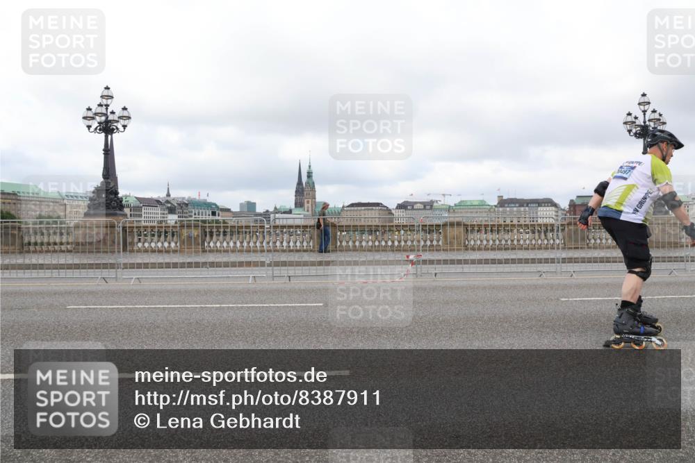 29.06.2025 - hella hamburg halbmarathon Lena Gebhardt http://msf.ph/oto/8387911 29.06.2025 09:17:43 Lombardsbrücke 70497 meine-sportfotos.de