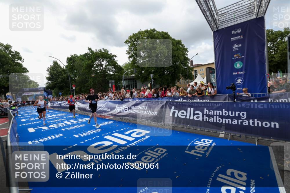 29.06.2025 - hella hamburg halbmarathon Zöllner http://msf.ph/oto/8399064 29.06.2025 10:36:21 Ziel 6829, 6993, 12051, 13991, 14601, 15115, 15348, 16158, 17192, 17329 meine-sportfotos.de
