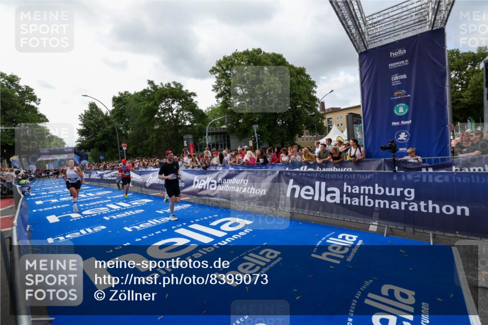29.06.2025 - hella hamburg halbmarathon Zöllner http://msf.ph/oto/8399073 29.06.2025 10:36:21 Ziel 6829, 6993, 12051, 13991, 14601, 15115, 15348, 16158, 17192, 17329 meine-sportfotos.de