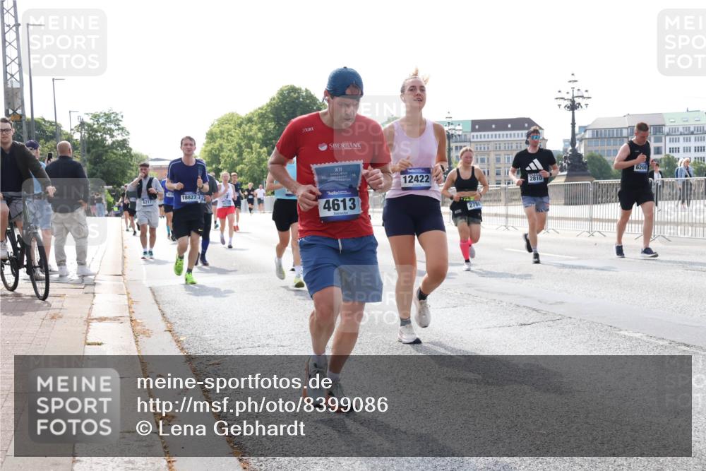 29.06.2025 - hella hamburg halbmarathon Lena Gebhardt http://msf.ph/oto/8399086 29.06.2025 10:03:05 Lombardsbrücke 18827, 6217, 14, 18, 20, 4613, 6208, 12422, 2810, 1135, 1138, 1414, 1450, 1482, 1702, 2594, 2619, 2780, 2782, 2810, 2819, 3225, 3572, 3630, 3919, 4204, 4613, 4665, 4904, 5734, 6208, 6217, 6453, 6752, 6815, 6997, 7210, 7211, 7290, 7706, 7888, 7935, 8364, 8481, 8483, 8614, 8624, 8662, 9006, 9439, 9453, 9986, 10128, 10295, 10539, 10824, 11250, 11515, 11935, 11968, 12169, 12177, 12211, 12212, 12422, 12843, 12908, 13036, 13474, 13664, 13732, 13857, 13874, 14224 meine-sportfotos.de
