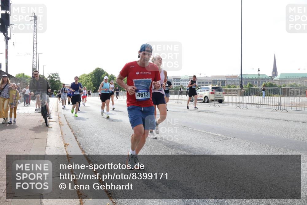 29.06.2025 - hella hamburg halbmarathon Lena Gebhardt http://msf.ph/oto/8399171 29.06.2025 10:03:05 Lombardsbrücke 4613, 1135, 1138, 1414, 1450, 1482, 1702, 2594, 2619, 2780, 2782, 2810, 2819, 3225, 3572, 3630, 3919, 4204, 4613, 4665, 4904, 5734, 6208, 6217, 6453, 6752, 6815, 6997, 7210, 7211, 7290, 7706, 7888, 7935, 8364, 8481, 8483, 8614, 8624, 8662, 9006, 9439, 9453, 9986, 10128, 10295, 10539, 10824, 11250, 11515, 11935, 11968, 12169, 12177, 12211, 12212, 12422, 12843, 12908, 13036, 13474, 13664, 13732, 13857, 13874, 14224 meine-sportfotos.de