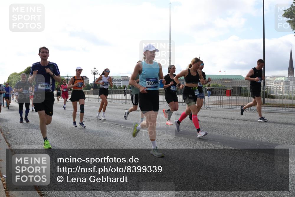 29.06.2025 - hella hamburg halbmarathon Lena Gebhardt http://msf.ph/oto/8399339 29.06.2025 10:03:08 Lombardsbrücke 8614, 18827, 18359, 278, 28, 1114, 1135, 1138, 1414, 1450, 1482, 2594, 2619, 2780, 2782, 2810, 3572, 3630, 3919, 4204, 4511, 4613, 4665, 4904, 5734, 6208, 6217, 6453, 6752, 6815, 6997, 7210, 7211, 7290, 7706, 7935, 8364, 8481, 8483, 8614, 8624, 9006, 9439, 9453, 10128, 10824, 11250, 11515, 11556, 11935, 11968, 12169, 12177, 12211, 12212, 12422, 12843, 12908, 13036, 13474, 13664, 13732, 13857, 13874, 14224, 18028 meine-sportfotos.de