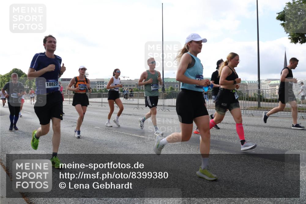 29.06.2025 - hella hamburg halbmarathon Lena Gebhardt http://msf.ph/oto/8399380 29.06.2025 10:03:08 Lombardsbrücke 8614, 18827, 16824, 1482, 1114, 1135, 1138, 1414, 1450, 1482, 2594, 2619, 2780, 2782, 2810, 3572, 3630, 3919, 4204, 4511, 4613, 4665, 4904, 5734, 6208, 6217, 6453, 6752, 6815, 6997, 7210, 7211, 7290, 7706, 7935, 8364, 8481, 8483, 8614, 8624, 9006, 9439, 9453, 10128, 10824, 11250, 11515, 11556, 11935, 11968, 12169, 12177, 12211, 12212, 12422, 12843, 12908, 13036, 13474, 13664, 13732, 13857, 13874, 14224, 18028 meine-sportfotos.de