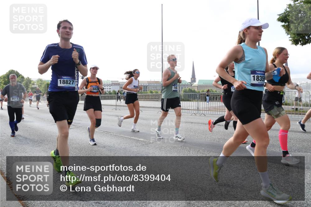 29.06.2025 - hella hamburg halbmarathon Lena Gebhardt http://msf.ph/oto/8399404 29.06.2025 10:03:08 Lombardsbrücke 8614, 18827, 1200, 6824, 14, 18359, 1114, 1135, 1138, 1414, 1450, 1482, 2594, 2619, 2780, 2782, 2810, 3572, 3630, 3919, 4204, 4511, 4613, 4665, 4904, 5734, 6208, 6217, 6453, 6752, 6815, 6997, 7210, 7211, 7290, 7706, 7935, 8364, 8481, 8483, 8614, 8624, 9006, 9439, 9453, 10128, 10824, 11250, 11515, 11556, 11935, 11968, 12169, 12177, 12211, 12212, 12422, 12843, 12908, 13036, 13474, 13664, 13732, 13857, 13874, 14224, 18028 meine-sportfotos.de