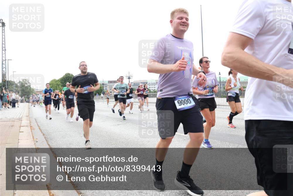29.06.2025 - hella hamburg halbmarathon Lena Gebhardt http://msf.ph/oto/8399443 29.06.2025 10:40:39 Lombardsbrücke 8378, 1849, 441, 9000, 59, 12981, 1018, 1037, 1075, 1323, 2042, 2109, 2173, 2206, 2299, 2515, 2572, 2762, 2763, 2858, 3121, 3237, 3293, 3295, 3306, 3432, 3515, 3607, 3694, 3808, 3810, 4044, 4271, 4411, 4530, 4612, 4756, 4774, 4775, 4906, 4972, 5059, 5113, 5351, 5352, 5702, 5753, 5975, 6076, 6098, 6163, 6229, 6278, 6280, 6289, 6363, 6463, 6673, 6866, 6876, 6920, 7108, 7174, 7293, 7675, 7850, 7956, 8053, 8054, 8307, 8378, 8391, 8429, 8430, 9009, 9237, 11053 meine-sportfotos.de