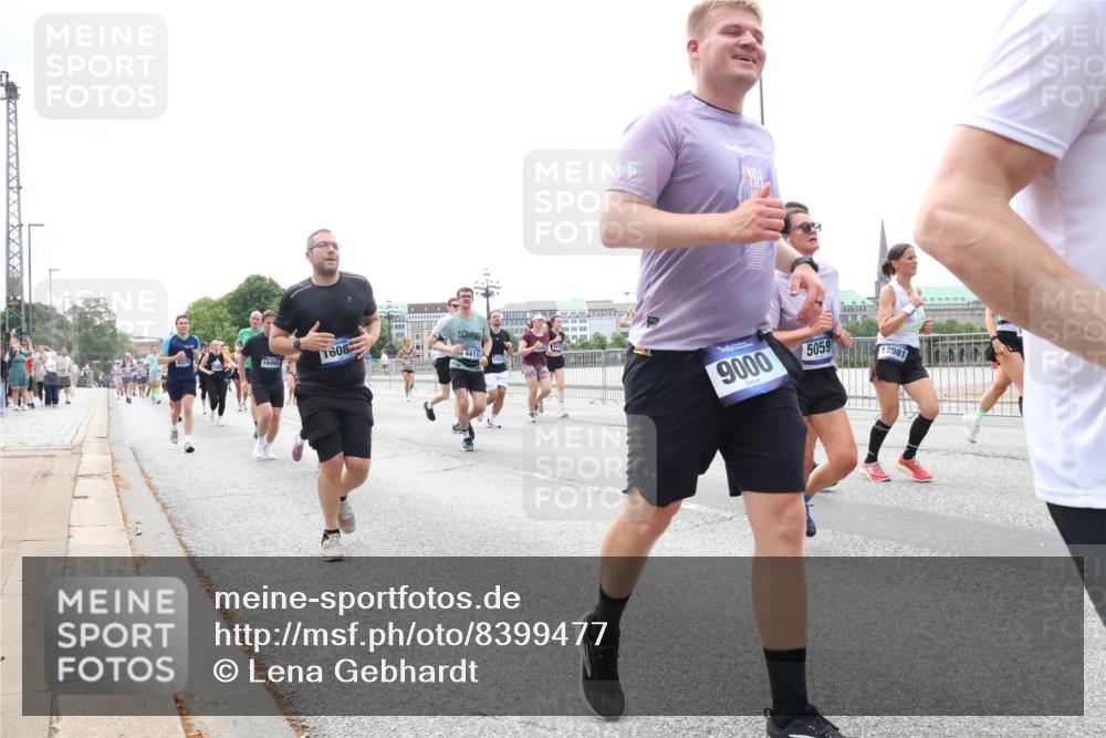 29.06.2025 - hella hamburg halbmarathon Lena Gebhardt http://msf.ph/oto/8399477 29.06.2025 10:40:39 Lombardsbrücke 18490, 608, 4411, 9000, 5059, 12981, 1018, 1037, 1075, 1323, 2042, 2109, 2173, 2206, 2299, 2515, 2572, 2762, 2763, 2858, 3121, 3237, 3293, 3295, 3306, 3432, 3515, 3607, 3694, 3808, 3810, 4044, 4271, 4411, 4530, 4612, 4756, 4774, 4775, 4906, 4972, 5059, 5113, 5351, 5352, 5702, 5753, 5975, 6076, 6098, 6163, 6229, 6278, 6280, 6289, 6363, 6463, 6673, 6866, 6876, 6920, 7108, 7174, 7293, 7675, 7850, 7956, 8053, 8054, 8307, 8378, 8391, 8429, 8430, 9009, 9237, 11053 meine-sportfotos.de