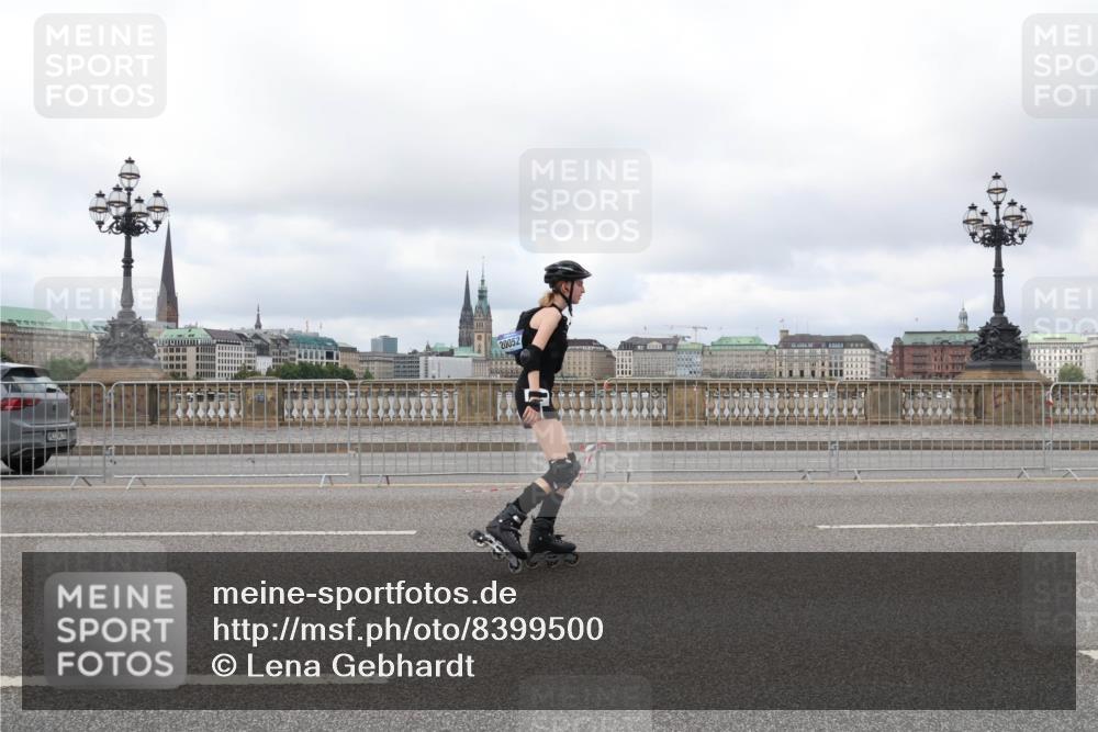29.06.2025 - hella hamburg halbmarathon Lena Gebhardt http://msf.ph/oto/8399500 29.06.2025 09:18:10 Lombardsbrücke 20052 meine-sportfotos.de