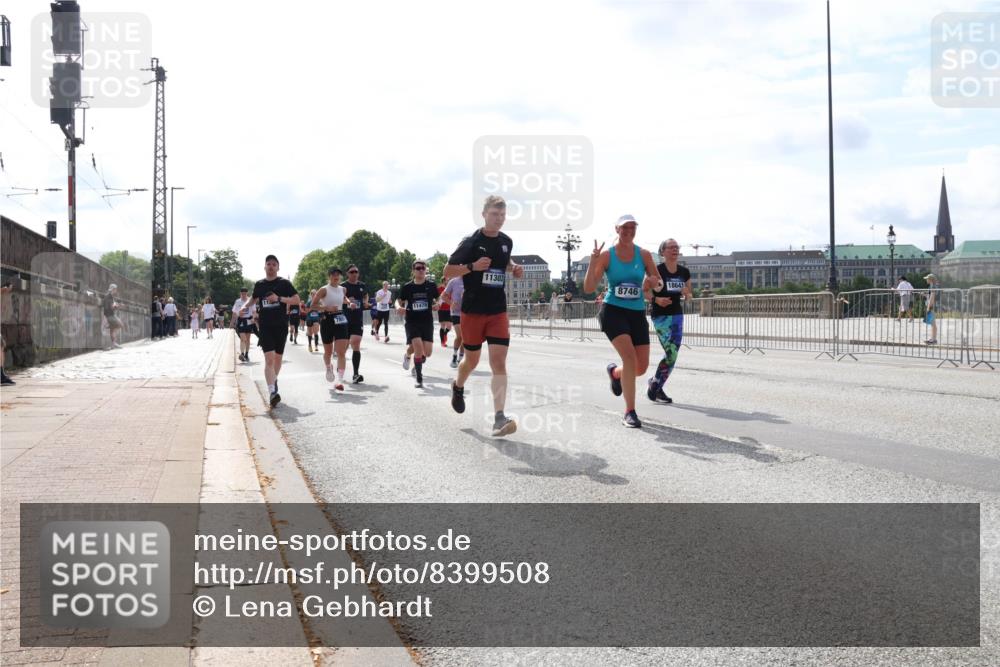 29.06.2025 - hella hamburg halbmarathon Lena Gebhardt http://msf.ph/oto/8399508 29.06.2025 10:15:58 Lombardsbrücke 11478, 11303, 18641, 8746, 1156, 1308, 1440, 1651, 2071, 2076, 2110, 2165, 2436, 2803, 2835, 2989, 3167, 3417, 4007, 4466, 4492, 4494, 4637, 4828, 5046, 5069, 5423, 6376, 6576, 7897, 7941, 7942, 8169, 8274, 8554, 8746, 8885, 9192, 9601, 9657, 9675, 9784, 9802, 9881, 10107, 10108, 10292, 10608, 10775, 10844, 10990, 11113, 11303, 11478, 11774, 11783, 11818, 12427, 12469, 13179, 13818, 13951, 14413, 14423, 14550, 14552, 15307 meine-sportfotos.de