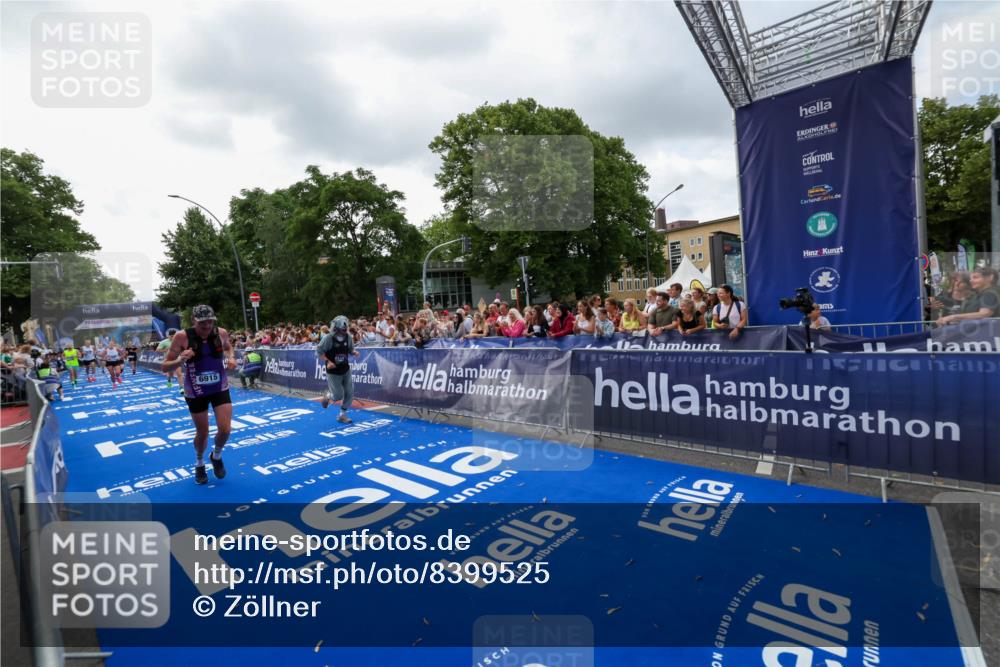 29.06.2025 - hella hamburg halbmarathon Zöllner http://msf.ph/oto/8399525 29.06.2025 10:36:42 Ziel 1571, 3809, 5092, 6915, 14622, 15621, 16523, 18038, 18733 meine-sportfotos.de
