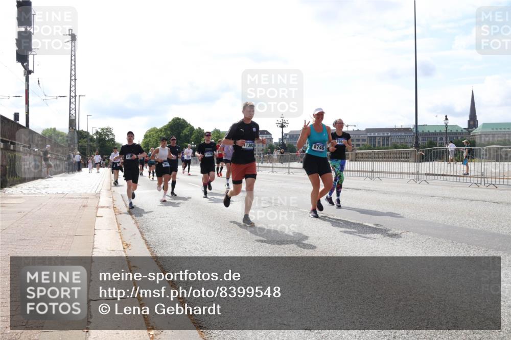 29.06.2025 - hella hamburg halbmarathon Lena Gebhardt http://msf.ph/oto/8399548 29.06.2025 10:15:59 Lombardsbrücke 789, 11478, 11303, 8746, 186, 1156, 1308, 1440, 1651, 2071, 2076, 2110, 2165, 2436, 2803, 2835, 2989, 3134, 3167, 3417, 4007, 4466, 4492, 4494, 4637, 4828, 5046, 5069, 5423, 6376, 6576, 7897, 7941, 7942, 8169, 8274, 8554, 8746, 8885, 9192, 9601, 9657, 9675, 9784, 9802, 9881, 10107, 10108, 10292, 10608, 10775, 10844, 10990, 11113, 11303, 11478, 11774, 11783, 11818, 12427, 12469, 13179, 13818, 13951, 14413, 14423, 14550, 14552, 15307 meine-sportfotos.de