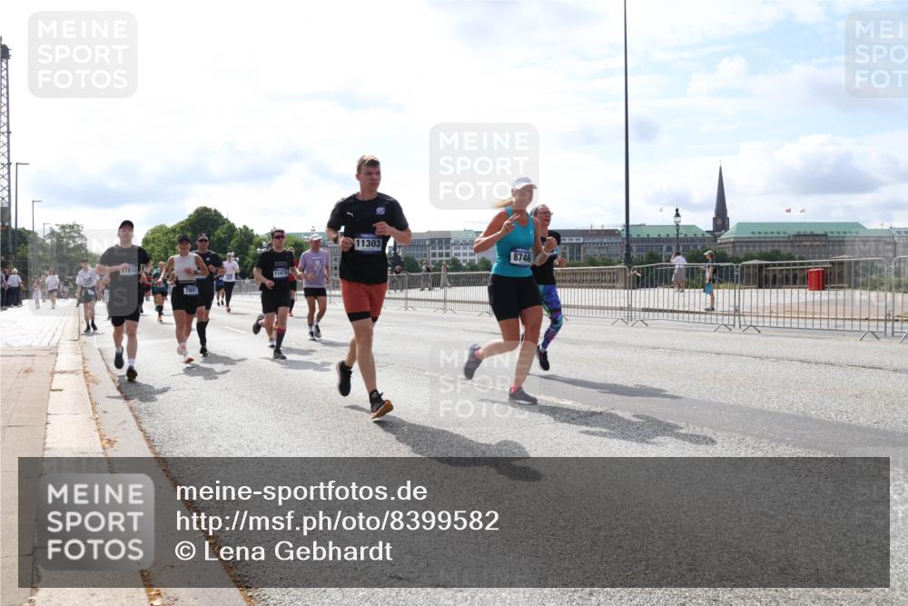 29.06.2025 - hella hamburg halbmarathon Lena Gebhardt http://msf.ph/oto/8399582 29.06.2025 10:15:59 Lombardsbrücke 1818, 7897, 11478, 11303, 8746, 1156, 1308, 1440, 1651, 2071, 2076, 2110, 2165, 2436, 2803, 2835, 2989, 3134, 3167, 3417, 4007, 4466, 4492, 4494, 4637, 4828, 5046, 5069, 5423, 6376, 6576, 7897, 7941, 7942, 8169, 8274, 8554, 8746, 8885, 9192, 9601, 9657, 9675, 9784, 9802, 9881, 10107, 10108, 10292, 10608, 10775, 10844, 10990, 11113, 11303, 11478, 11774, 11783, 11818, 12427, 12469, 13179, 13818, 13951, 14413, 14423, 14550, 14552, 15307 meine-sportfotos.de