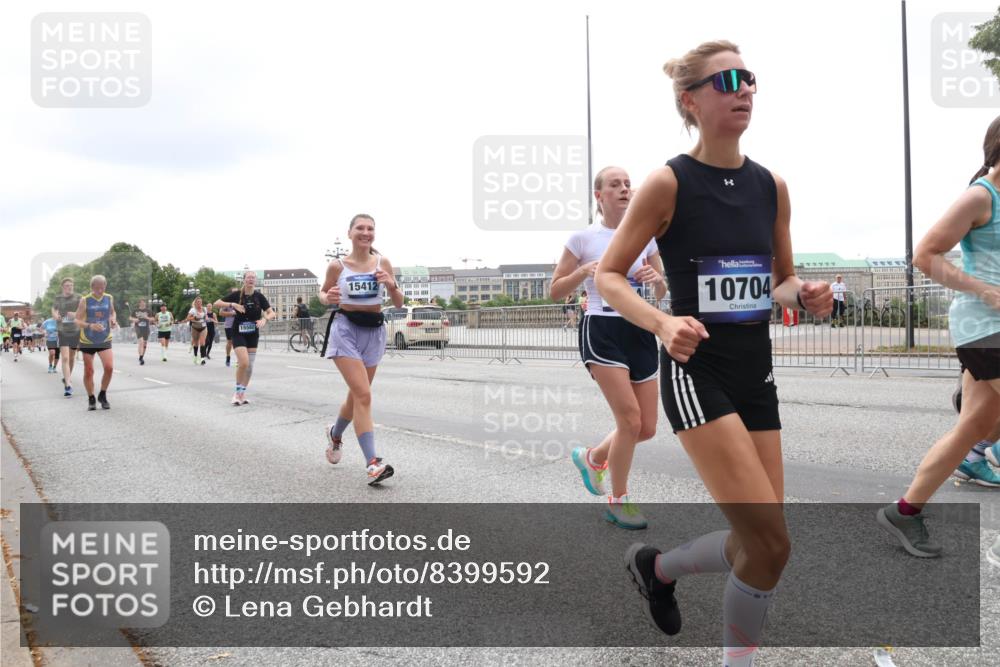 29.06.2025 - hella hamburg halbmarathon Lena Gebhardt http://msf.ph/oto/8399592 29.06.2025 10:49:52 Lombardsbrücke 15582, 15412, 10704, 1040, 1041, 1487, 1511, 1625, 1805, 1888, 2212, 2466, 2668, 2862, 2997, 3183, 3383, 3701, 3943, 4090, 4769, 4870, 5076, 5552, 5694, 5749, 5751, 6191, 6694, 7305, 7339, 7366, 7650, 7679, 7721, 7722, 8065, 8254, 9015, 9162, 9261, 9605, 9940, 10403, 10617, 10683, 10704, 11030, 11558, 11631, 11760, 12124, 12388, 13127, 13128, 13309, 13381, 13744, 13764, 14505, 14545, 14692, 15626 meine-sportfotos.de