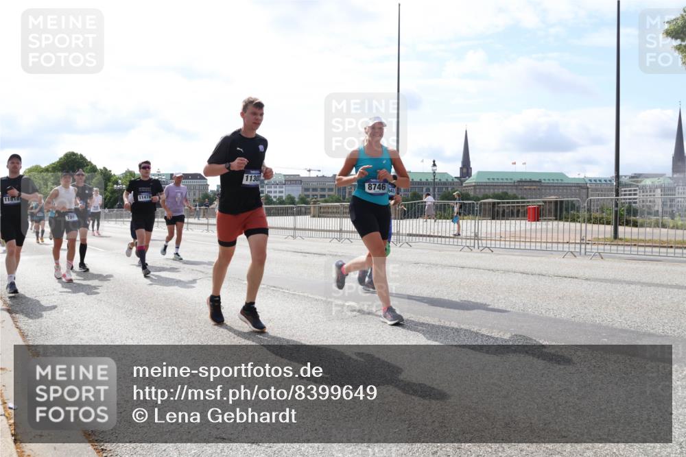 29.06.2025 - hella hamburg halbmarathon Lena Gebhardt http://msf.ph/oto/8399649 29.06.2025 10:15:59 Lombardsbrücke 11818, 11478, 11303, 8746, 541, 1156, 1308, 1440, 1651, 2071, 2076, 2110, 2165, 2436, 2803, 2835, 2989, 3134, 3167, 3417, 4007, 4466, 4492, 4494, 4637, 4828, 5046, 5069, 5423, 6376, 6576, 7897, 7941, 7942, 8169, 8274, 8554, 8746, 8885, 9192, 9601, 9657, 9675, 9784, 9802, 9881, 10107, 10108, 10292, 10608, 10775, 10844, 10990, 11113, 11303, 11478, 11774, 11783, 11818, 12427, 12469, 13179, 13818, 13951, 14413, 14423, 14550, 14552, 15307 meine-sportfotos.de
