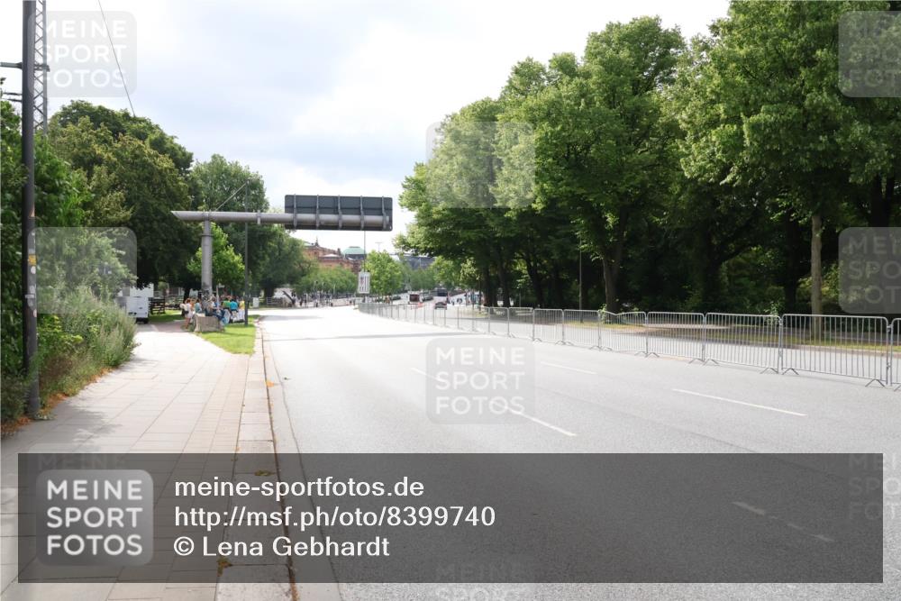 29.06.2025 - hella hamburg halbmarathon Lena Gebhardt http://msf.ph/oto/8399740 29.06.2025 09:20:12 Lombardsbrücke  meine-sportfotos.de