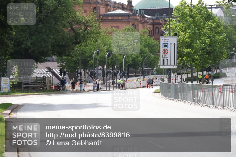 29.06.2025 - hella hamburg halbmarathon Lena Gebhardt http://msf.ph/oto/8399816 29.06.2025 09:20:14 Lombardsbrücke  meine-sportfotos.de