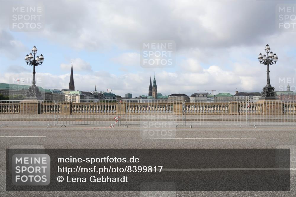 29.06.2025 - hella hamburg halbmarathon Lena Gebhardt http://msf.ph/oto/8399817 29.06.2025 08:53:14 Lombardsbrücke  meine-sportfotos.de