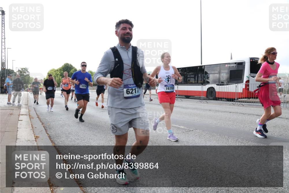 29.06.2025 - hella hamburg halbmarathon Lena Gebhardt http://msf.ph/oto/8399864 29.06.2025 10:03:12 Lombardsbrücke 14225, 13036, 6211, 16355, 1114, 1135, 1138, 1414, 1450, 1482, 1885, 2594, 2619, 2780, 2782, 2810, 3572, 3630, 3919, 4204, 4307, 4511, 4613, 4665, 4904, 5734, 6208, 6217, 6391, 6453, 6752, 6815, 6997, 7210, 7211, 7277, 7278, 7279, 7290, 7706, 7935, 8481, 8483, 8614, 9006, 9439, 9453, 10128, 10824, 11250, 11556, 11935, 11968, 12169, 12177, 12211, 12212, 12377, 12422, 12843, 12908, 13036, 13474, 13664, 13732, 13857, 13874, 13976, 14224, 15539, 16371, 18028 meine-sportfotos.de
