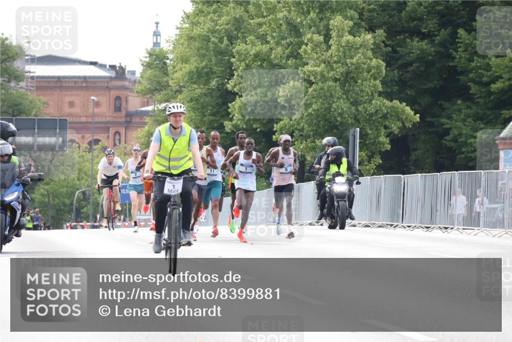 29.06.2025 - hella hamburg halbmarathon Lena Gebhardt http://msf.ph/oto/8399881 29.06.2025 09:31:02 Lombardsbrücke 1, 10, 5, 11 meine-sportfotos.de