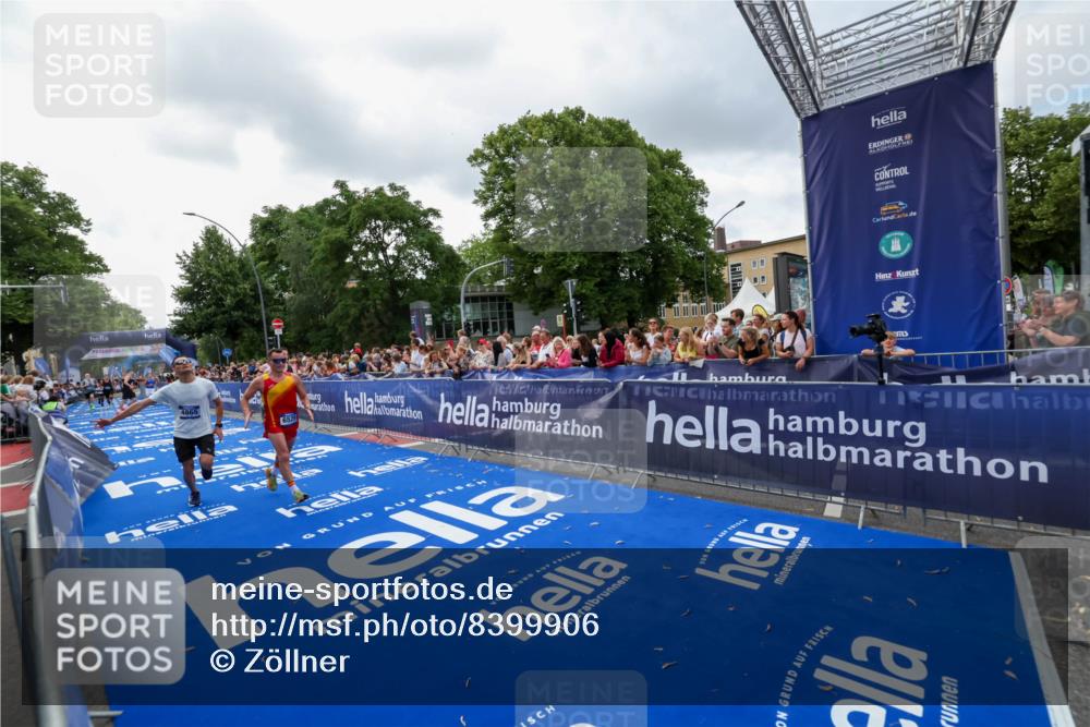 29.06.2025 - hella hamburg halbmarathon Zöllner http://msf.ph/oto/8399906 29.06.2025 10:36:53 Ziel 4865, 6529, 7310, 13141, 13343, 15939, 18384 meine-sportfotos.de