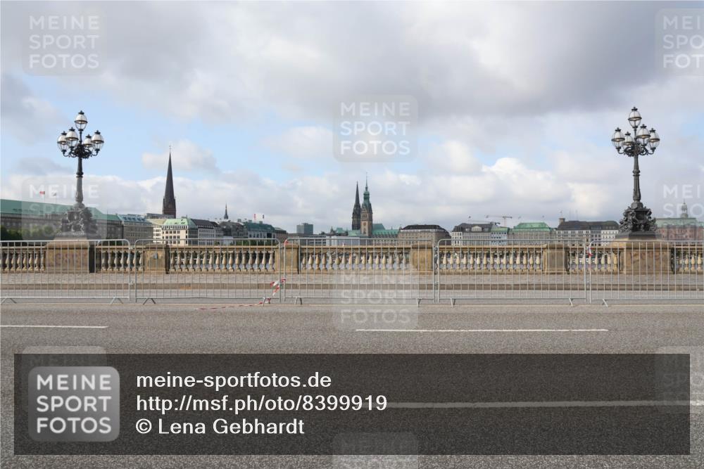 29.06.2025 - hella hamburg halbmarathon Lena Gebhardt http://msf.ph/oto/8399919 29.06.2025 08:53:14 Lombardsbrücke  meine-sportfotos.de