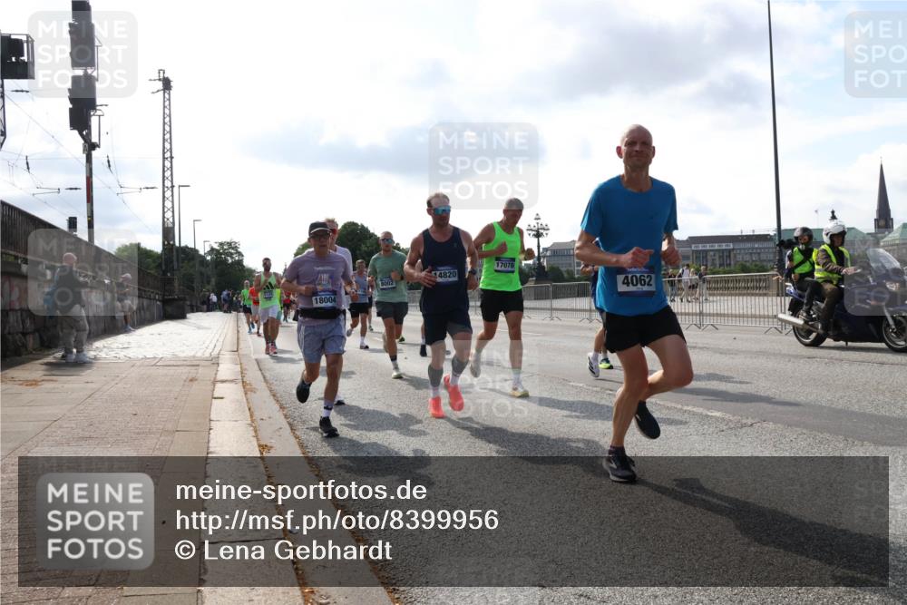 29.06.2025 - hella hamburg halbmarathon Lena Gebhardt http://msf.ph/oto/8399956 29.06.2025 09:48:53 Lombardsbrücke 18004, 4820, 17078, 4062, 1042, 1290, 1505, 1571, 1600, 1603, 1710, 2044, 2262, 2399, 2707, 2797, 3480, 3547, 4062, 4359, 4381, 5003, 5124, 5307, 5554, 5709, 6037, 6047, 6993, 7152, 7154, 7310, 7482, 7743, 7884, 7981, 8002, 8121, 8571, 9403, 9640, 9643, 10190, 10451, 10738, 10852, 10877, 11106, 11177, 11423, 11447, 12044, 12051, 12088, 12091, 12168, 12488, 12739, 13064, 13137, 13372, 13483, 13755, 13940, 13975, 14075, 14603, 15931 meine-sportfotos.de