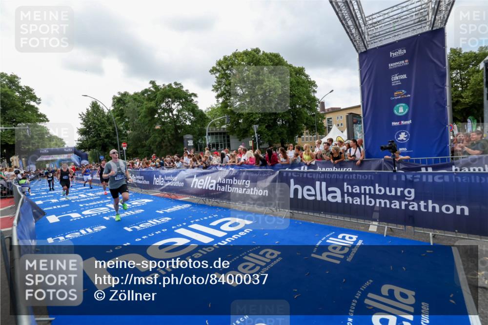 29.06.2025 - hella hamburg halbmarathon Zöllner http://msf.ph/oto/8400037 29.06.2025 10:36:58 Ziel 3959, 5307, 7310, 11620, 13141, 14691, 18384 meine-sportfotos.de