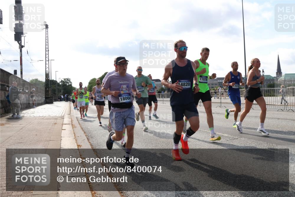 29.06.2025 - hella hamburg halbmarathon Lena Gebhardt http://msf.ph/oto/8400074 29.06.2025 09:48:53 Lombardsbrücke 124, 7483, 18004, 8002, 18614, 14820, 17078, 176122, 1042, 1290, 1505, 1571, 1600, 1603, 1710, 2044, 2262, 2399, 2707, 2797, 3480, 3547, 4062, 4359, 4381, 5003, 5124, 5307, 5554, 5709, 6037, 6047, 6993, 7152, 7154, 7310, 7482, 7743, 7884, 7981, 8002, 8121, 8571, 9403, 9640, 9643, 10190, 10451, 10738, 10852, 10877, 11106, 11177, 11423, 11447, 12044, 12051, 12088, 12091, 12168, 12488, 12739, 13064, 13137, 13372, 13483, 13755, 13940, 13975, 14075, 14603, 15931 meine-sportfotos.de